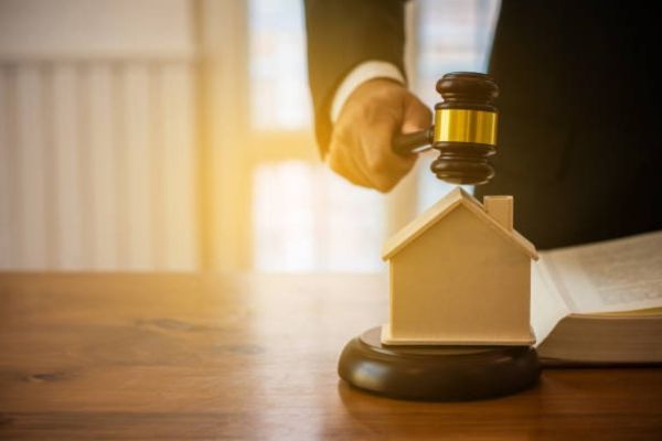 Thẩm quyền công chứng hợp đồng