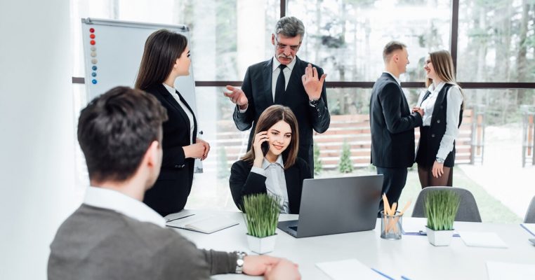 công ty dịch vụ