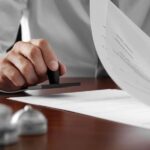 Đang bị khiếu nại: Công chứng viên có nên ký? xr:d:DAFutmtWFsI:14,j:3438906131398201584,t:23110108