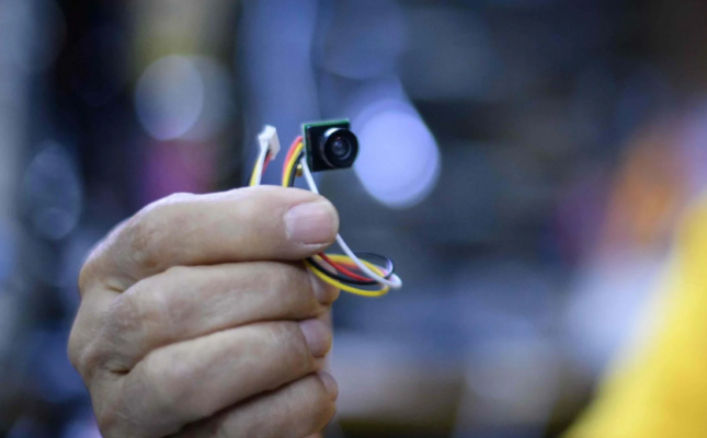 Hành vi lắp camera quay lén