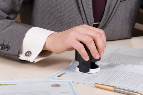 Công chứng hợp đồng mua bán xe công trình