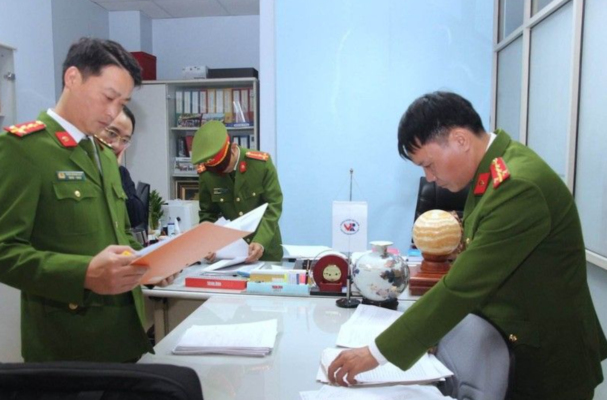 Giả danh Công an