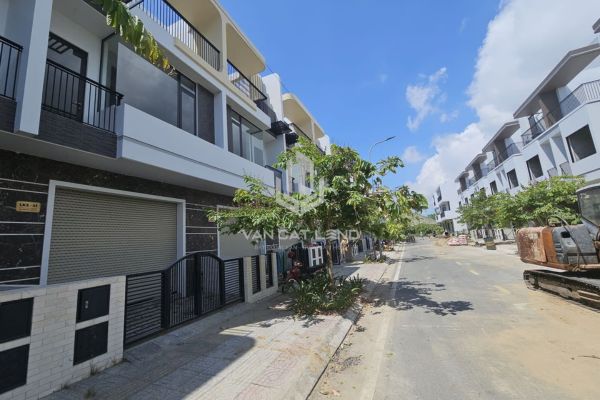 Mua nhà đất ở vùng có trung tâm đào tạo quản lý khách sạn