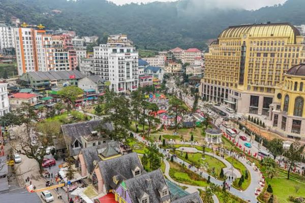Mua nhà đất ở vùng có trung tâm đào tạo quản lý khách sạn