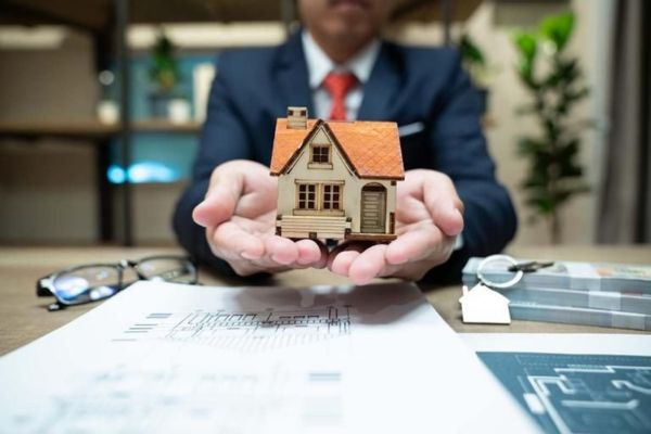 Tư vấn pháp lý khi gặp vướng mắc khi bán nhà: Giải pháp cho mọi tình huống